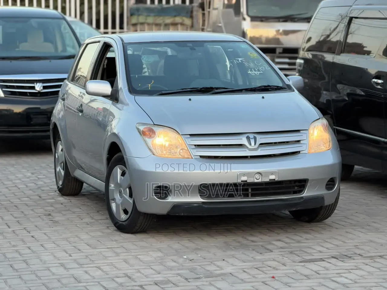 Toyota IST 2004 Silver