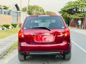 Mazda Verisa 2011