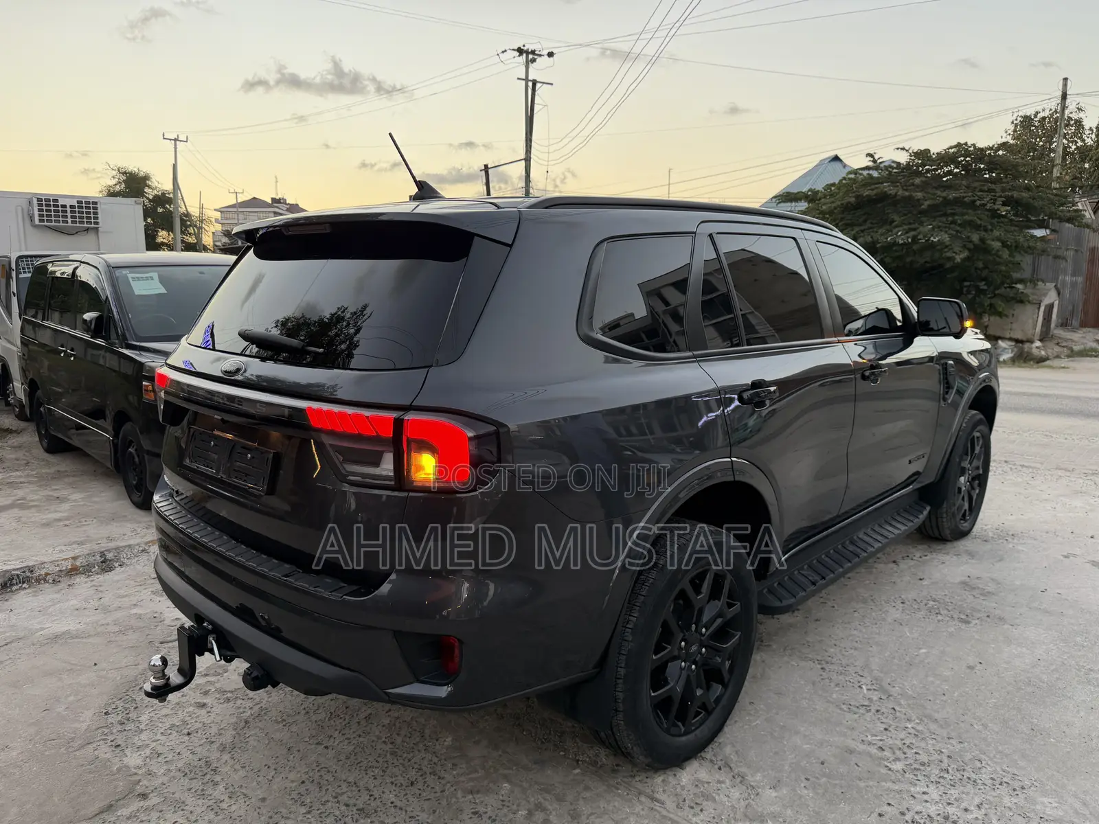 Ford Everest 2024 Gray