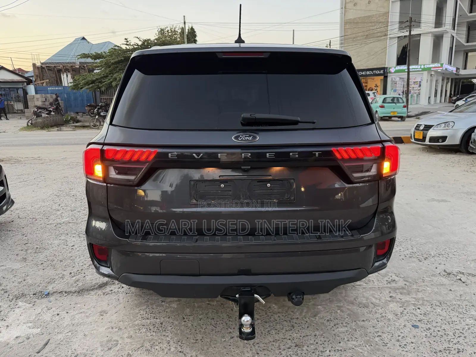 Ford Everest 2024 Gray