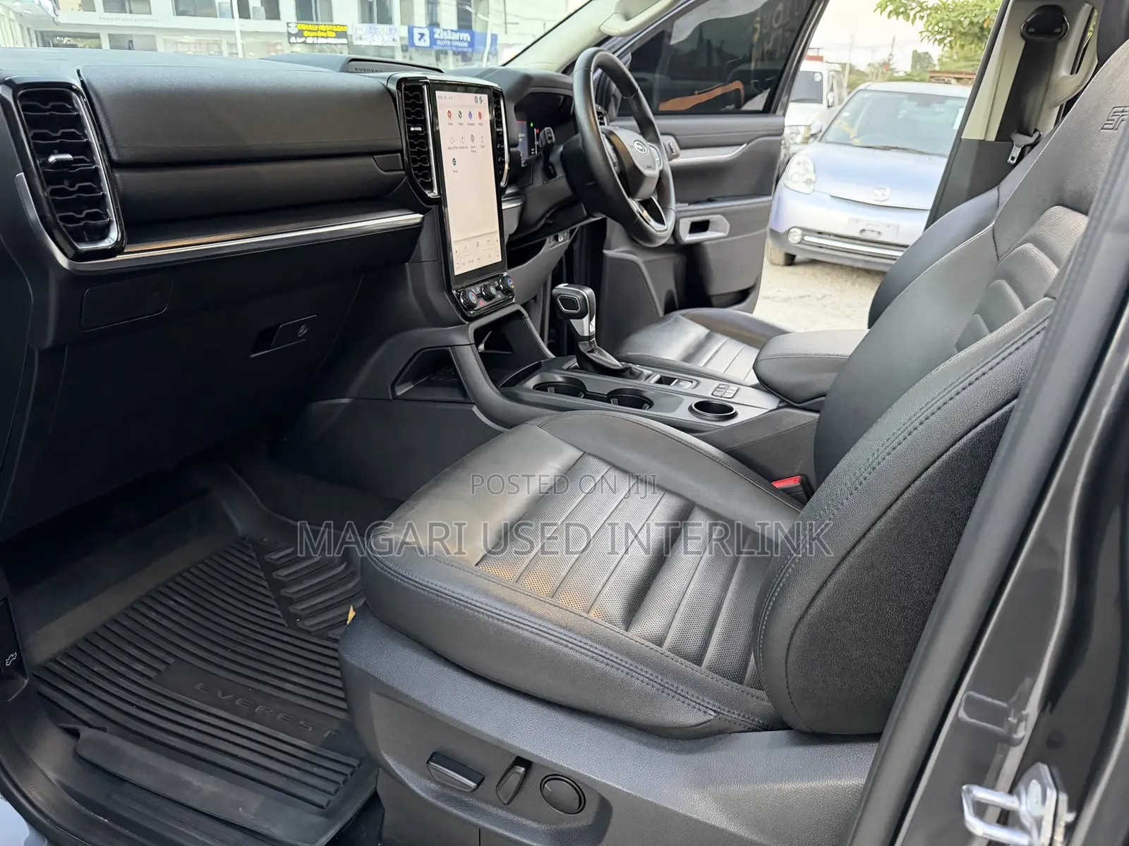 Ford Everest 2024 Gray