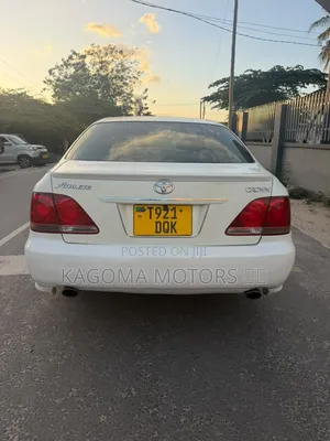 Toyota Crown Royale 2005 White