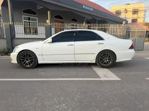 Toyota Crown Royale 2005 White