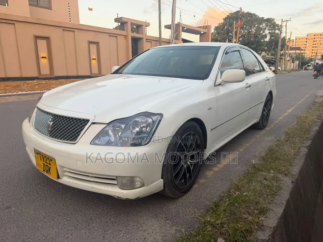 Toyota Crown Royale 2005 White
