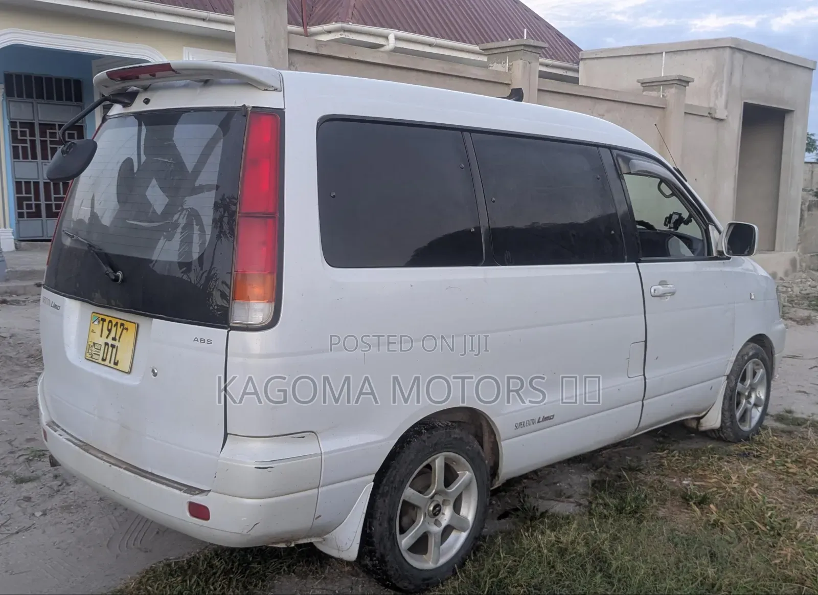 Toyota LiteAce Noah 2001 White