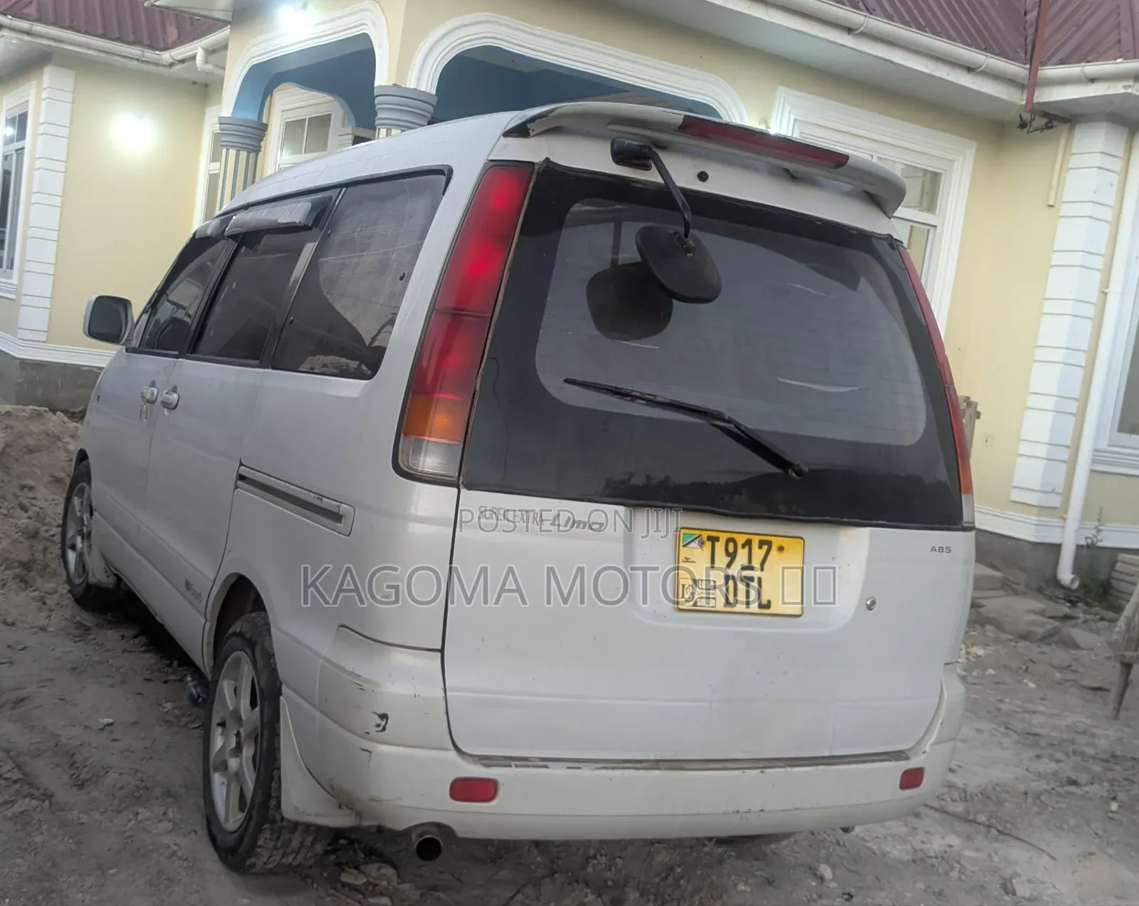Toyota LiteAce Noah 2001 White