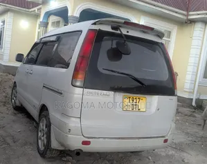 Toyota LiteAce Noah 2001 White