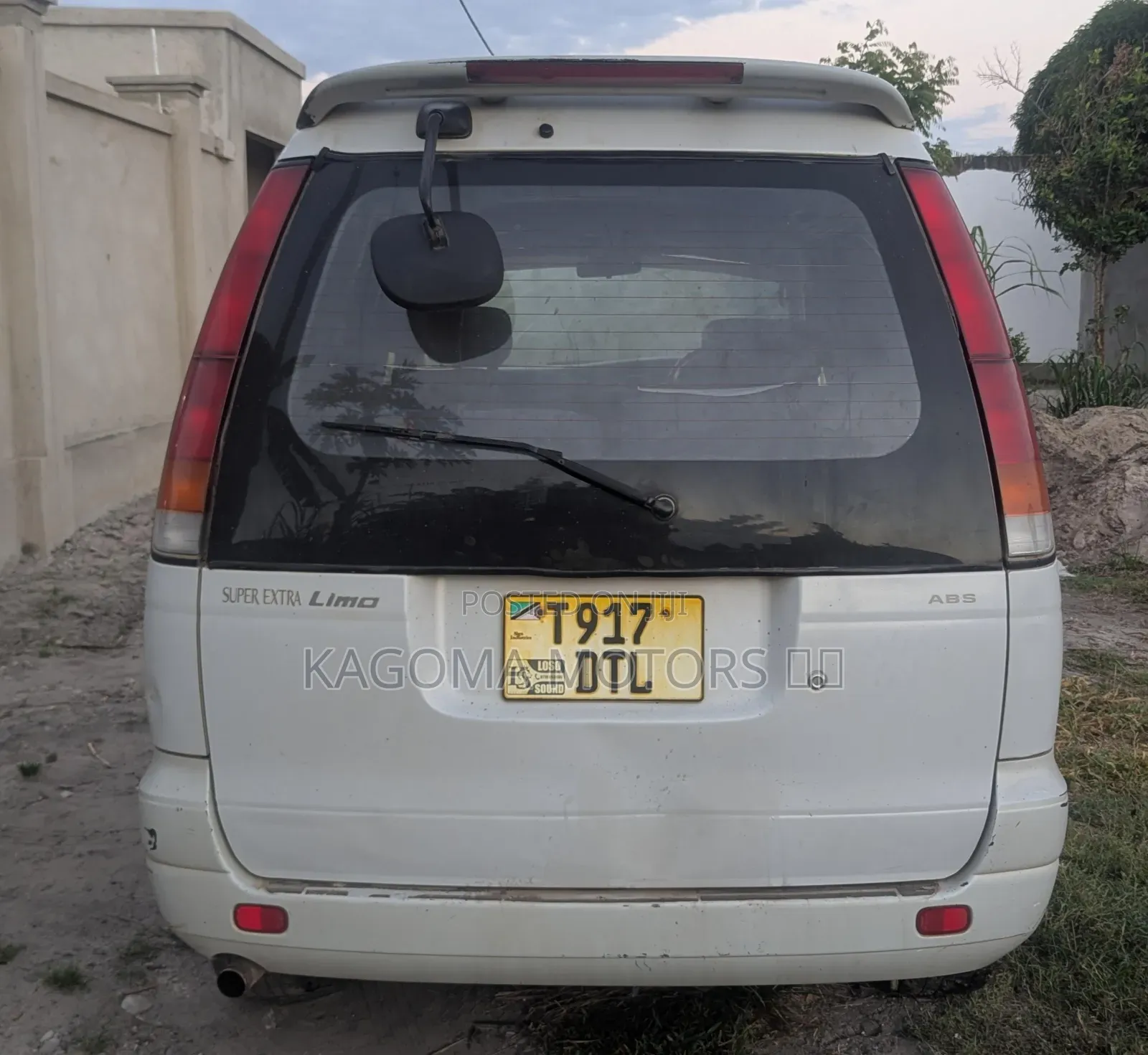 Toyota LiteAce Noah 2001 White