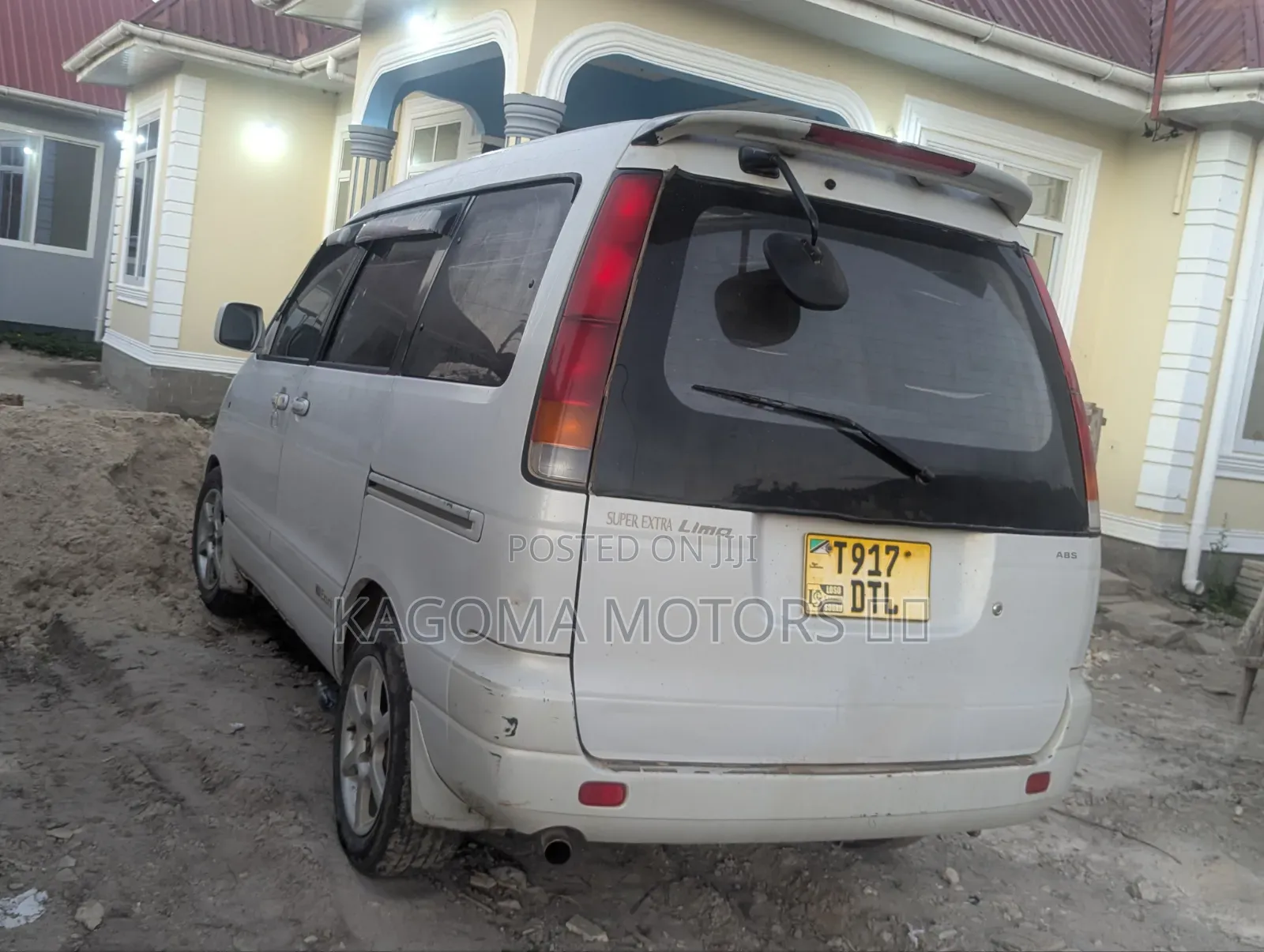 Toyota LiteAce Noah 2001 White