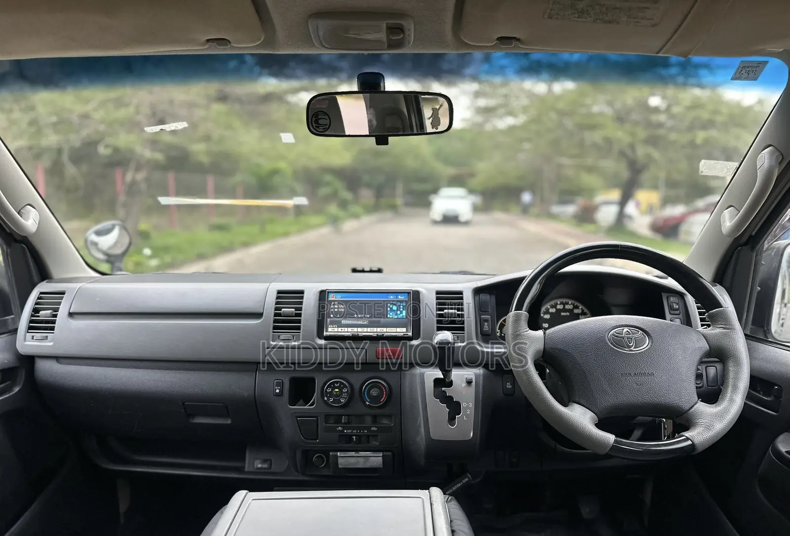 Toyota HiAce 2008 White