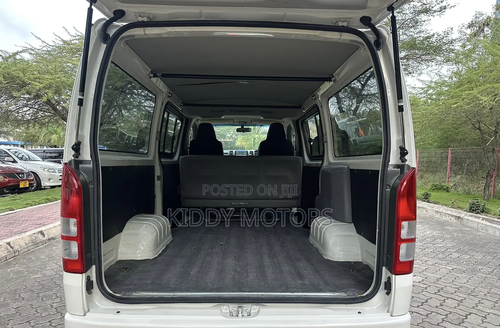 Toyota HiAce 2008 White