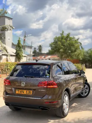 Volkswagen Touareg 2014 Beige