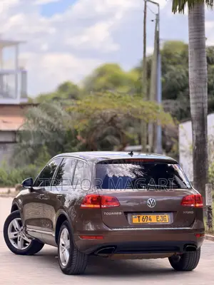 Volkswagen Touareg 2014 Beige