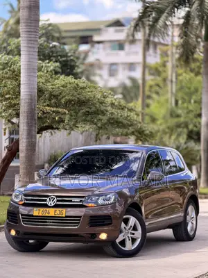 Volkswagen Touareg 2014 Beige