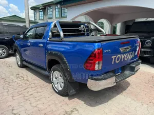 Toyota Hilux 2019 Blue