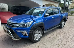 Toyota Hilux 2019 Blue