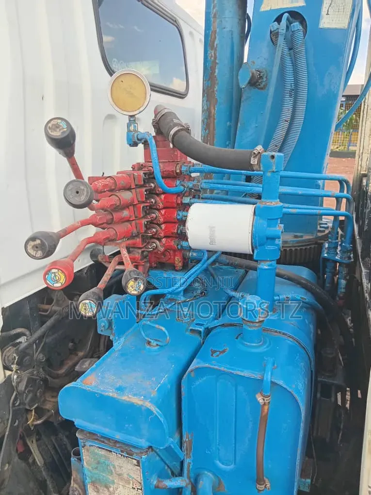 Canter Crane 4d35