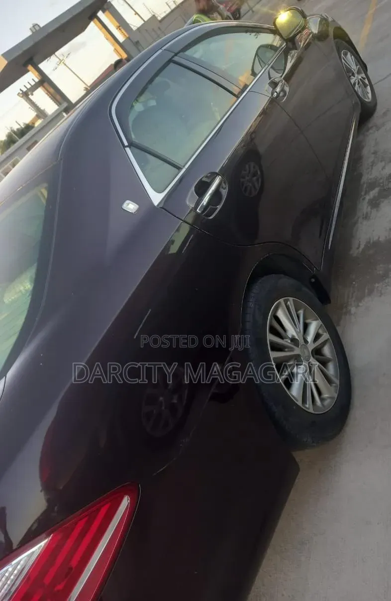 Toyota Crown 2010