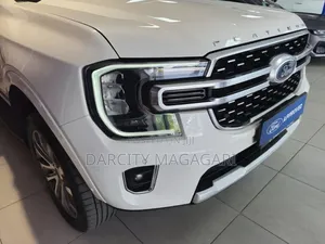 Ford Everest 2024 White