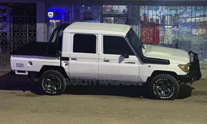 Toyota Land Cruiser 2015 White
