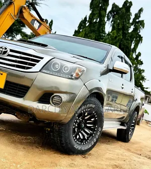 Toyota Hilux 2015