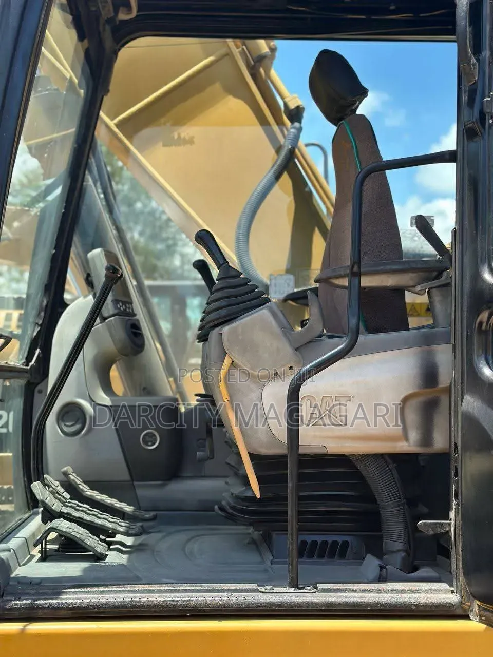 Eexcavator Cat 320f
