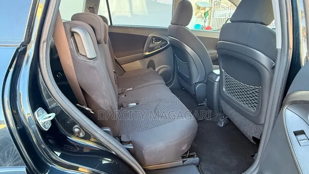Toyota Vanguard 2011 Black
