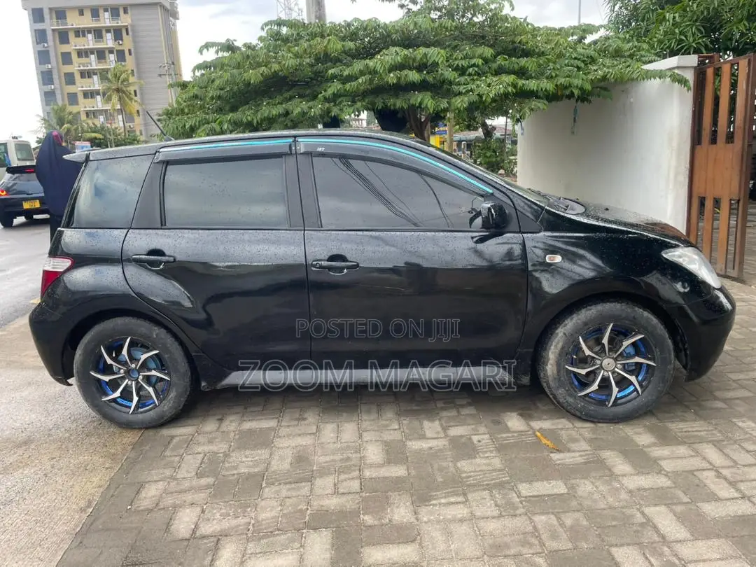 Toyota IST 2003 Black