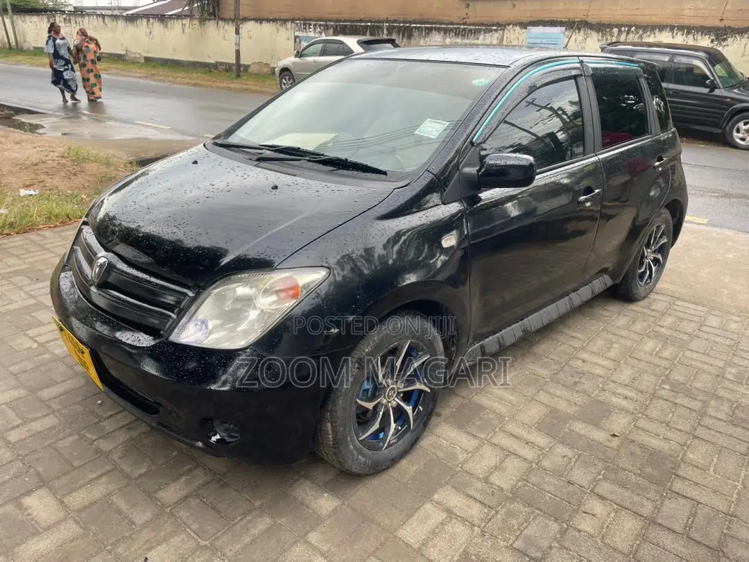 Toyota IST 2003 Black