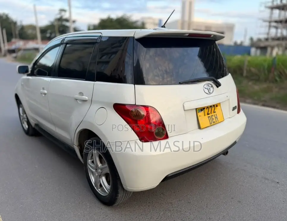 Toyota IST 2004 White