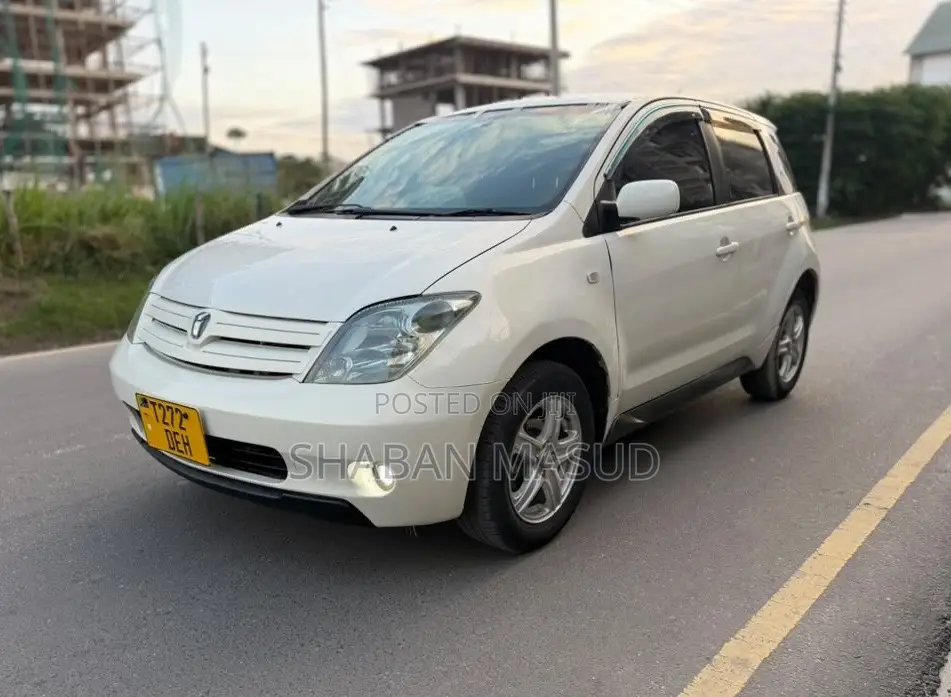 Toyota IST 2004 White