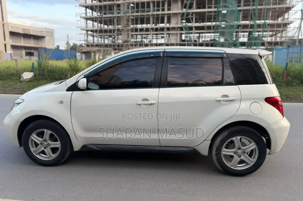 Toyota IST 2004 White