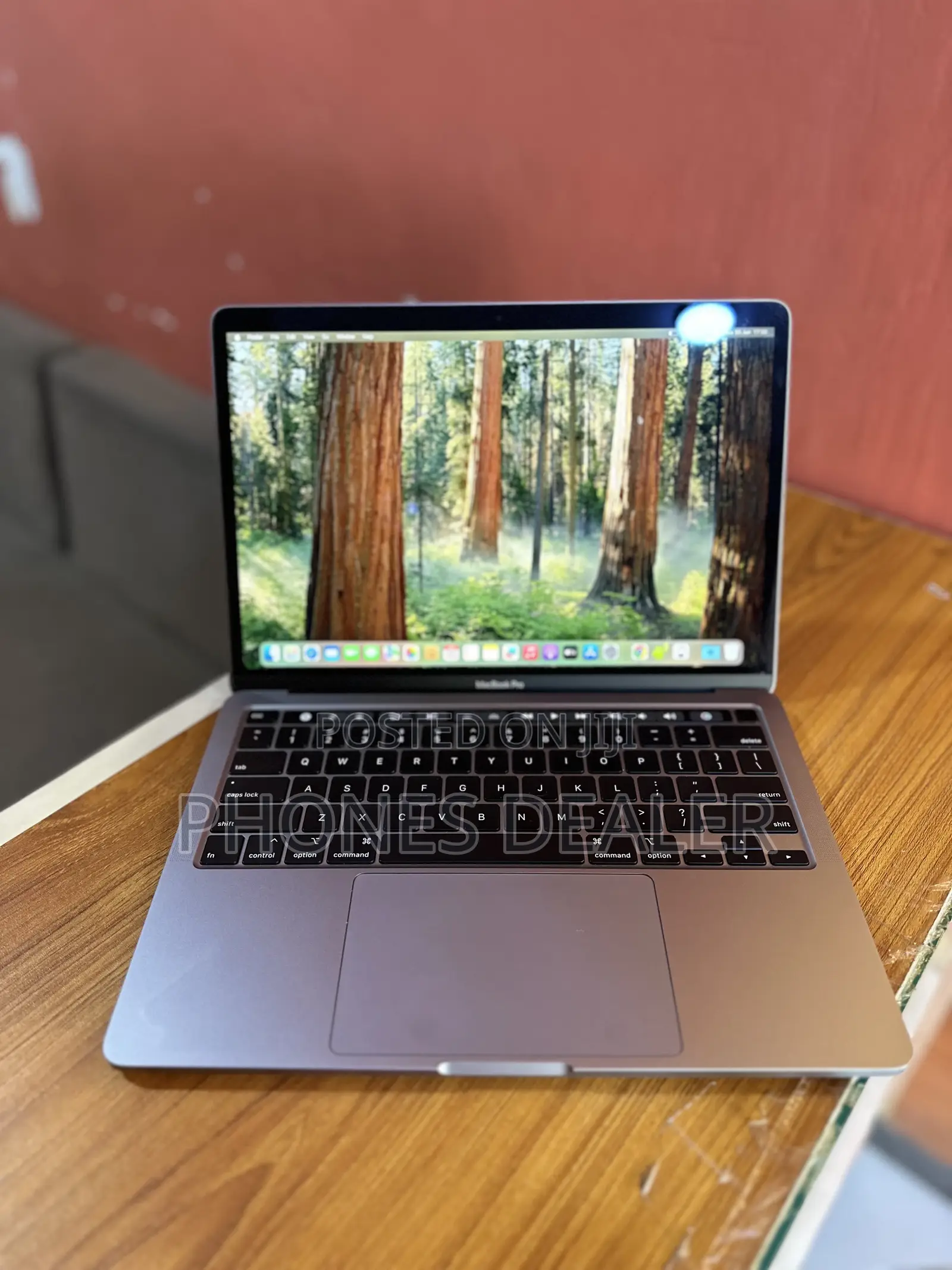 Laptop Apple MacBook Pro 2020 8GB Intel Core i5 SSD 256GB