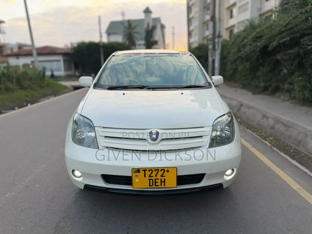 Toyota IST 2005 White