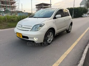 Toyota IST 2005 White
