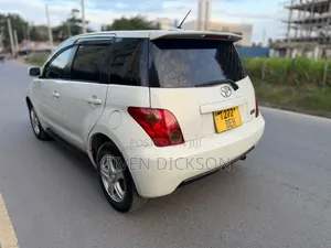 Toyota IST 2005 White