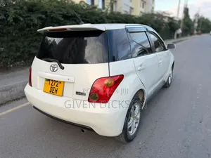 Toyota IST 2005 White