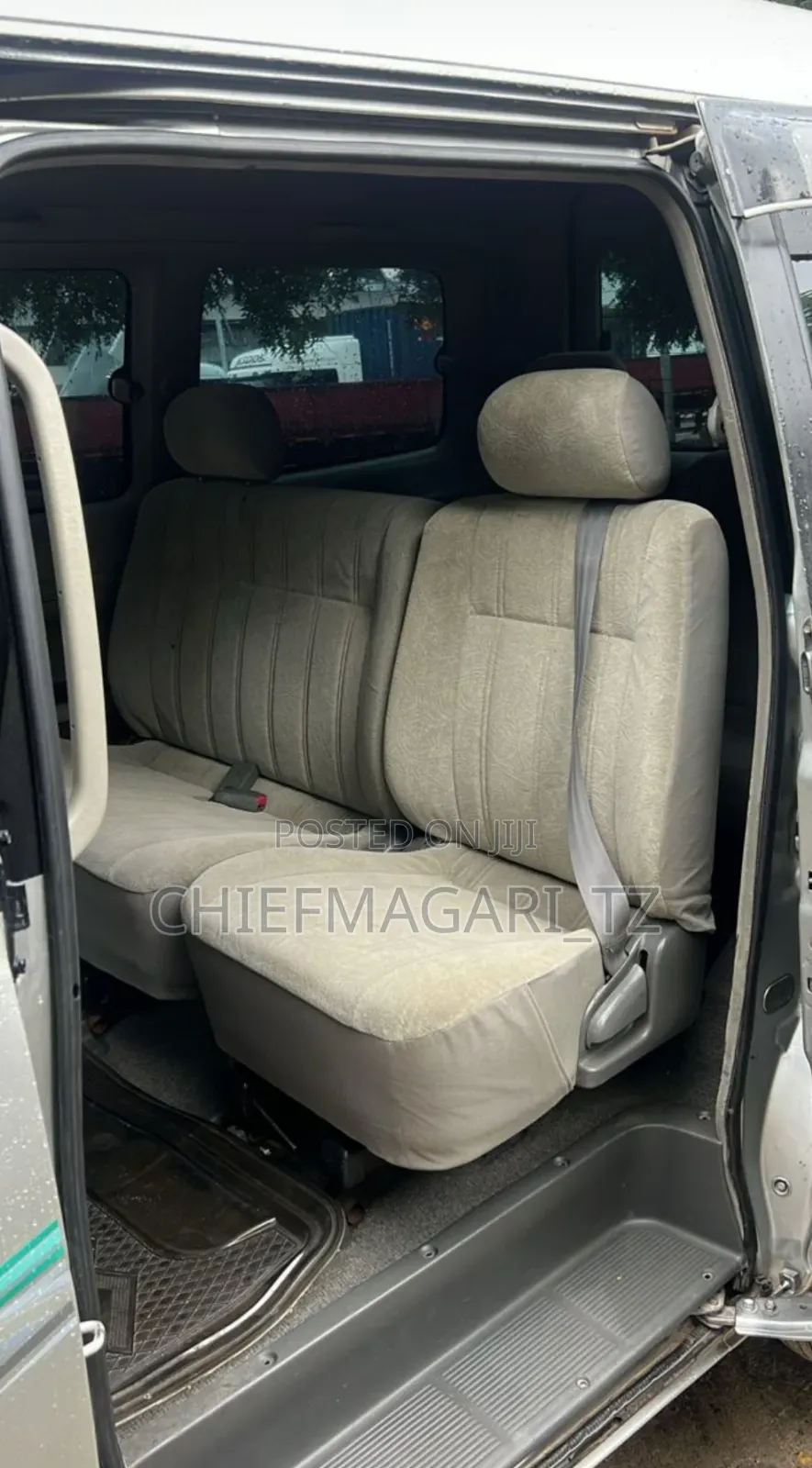 Toyota Noah 2005 Silver