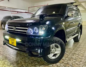 Toyota Land Cruiser 2002 Black