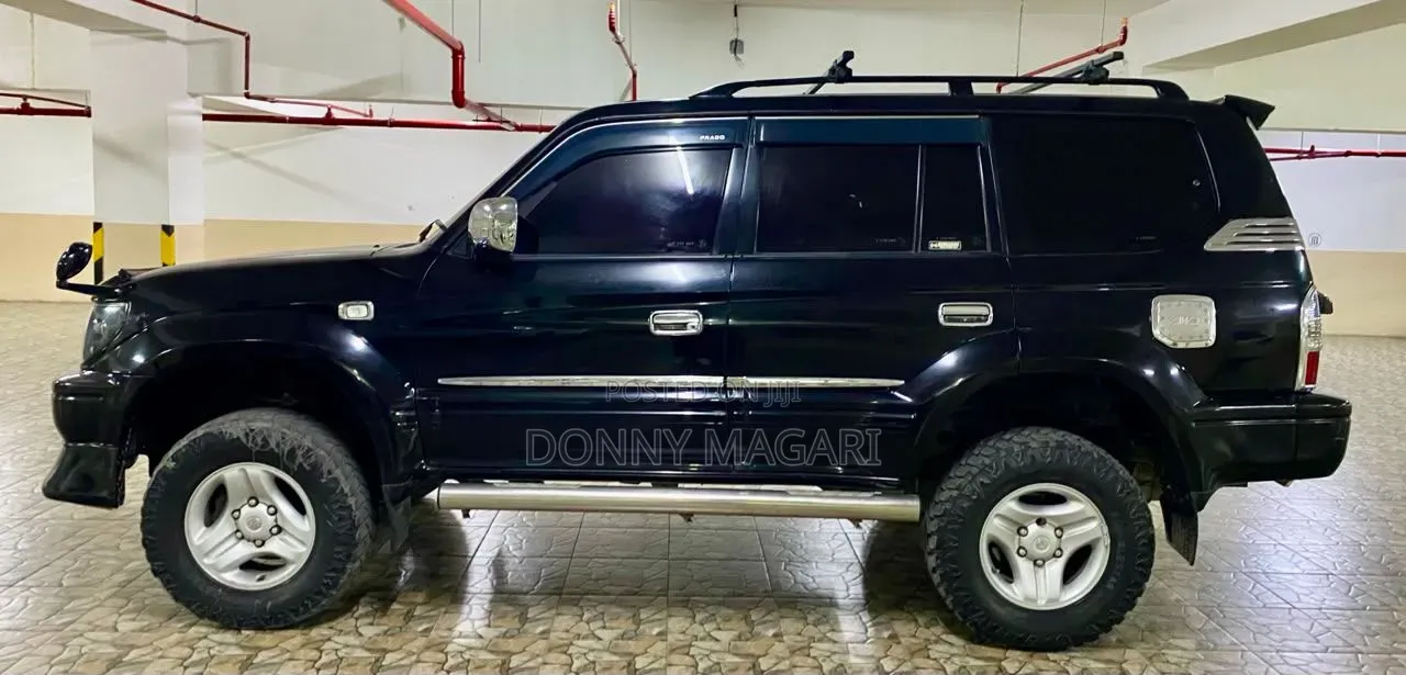 Toyota Land Cruiser 2002 Black