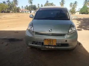 Toyota Passo 2004 Beige