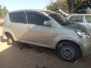 Toyota Passo 2004 Beige