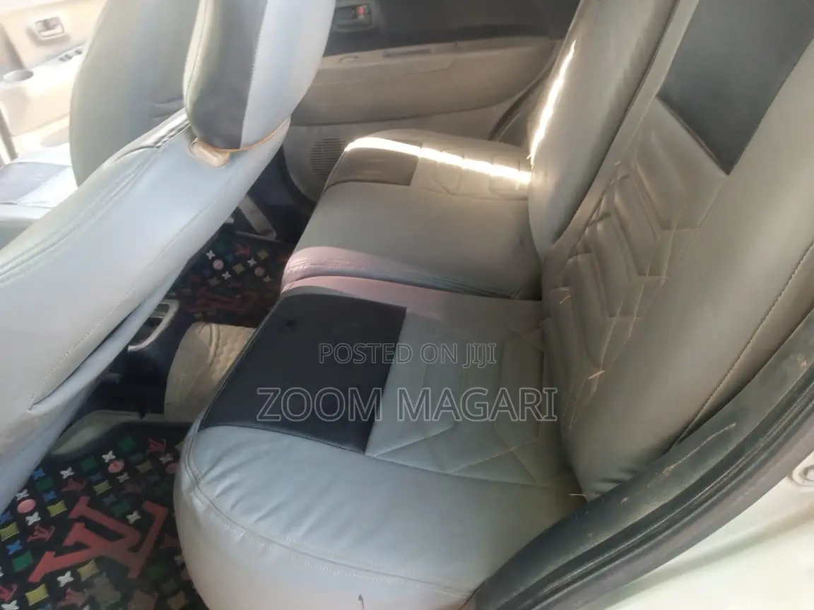 Toyota Passo 2004 Beige