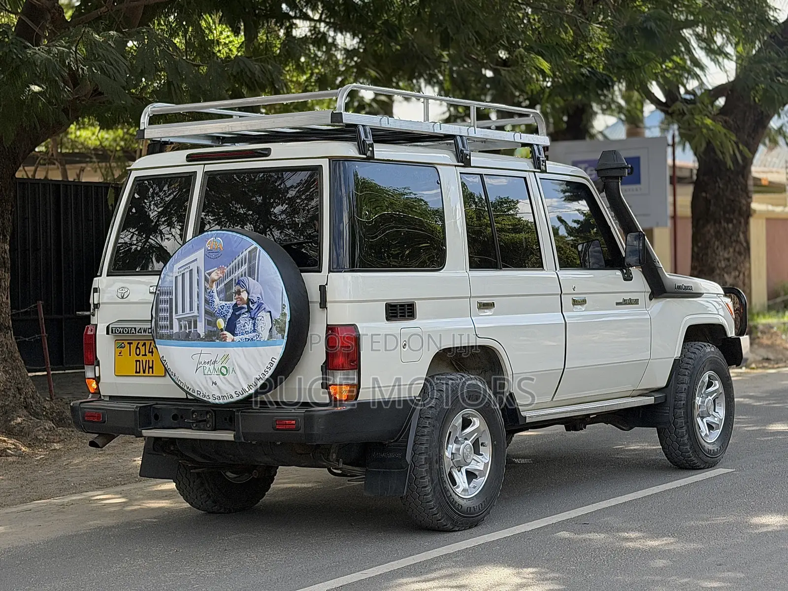 Toyota Land Cruiser 2018 White