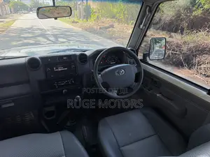Toyota Land Cruiser 2018 White