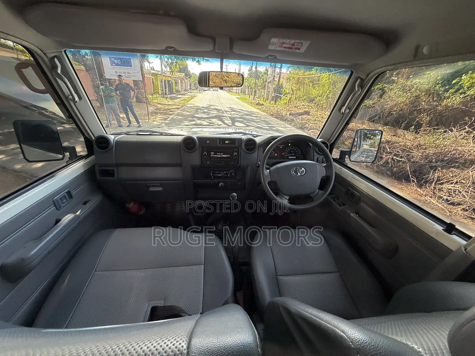 Toyota Land Cruiser 2018 White