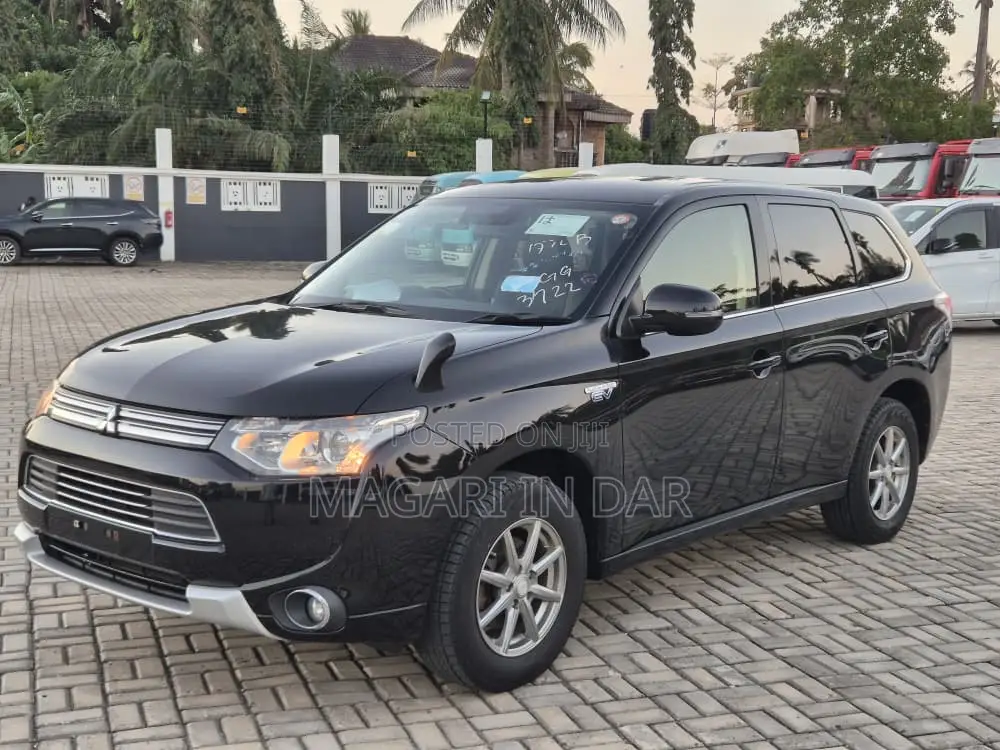 Mitsubishi Outlander 2014 Black