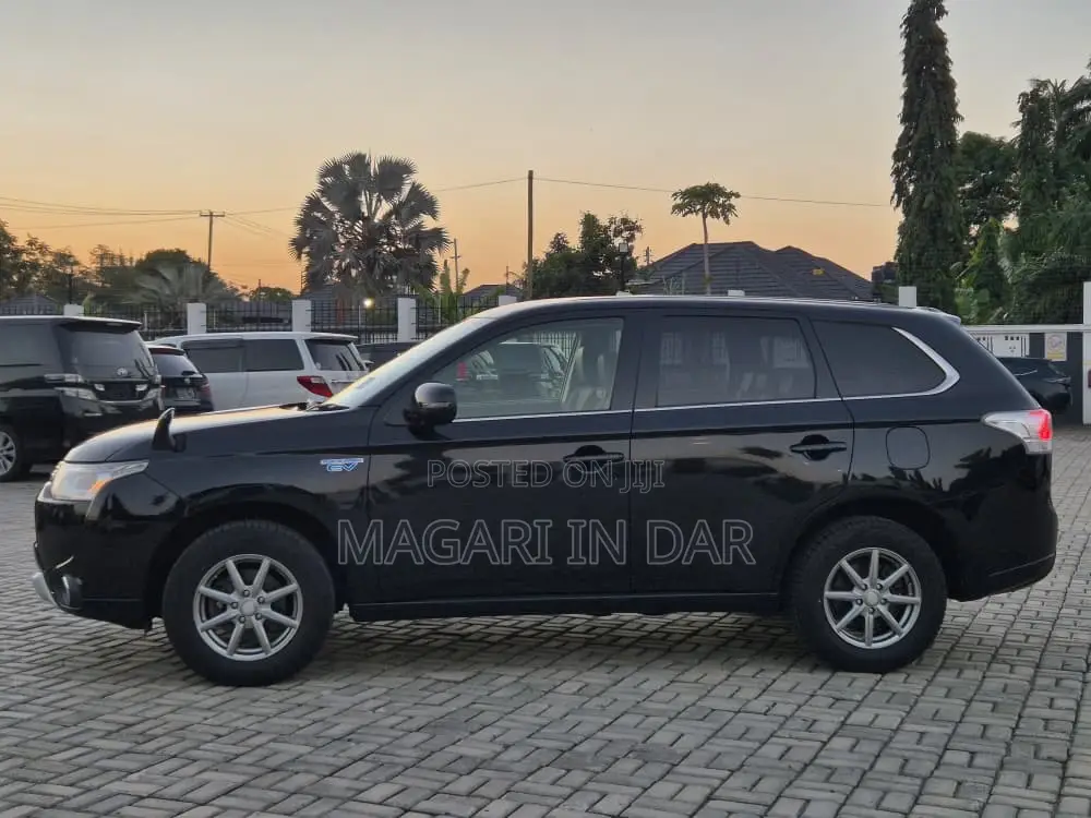 Mitsubishi Outlander 2014 Black