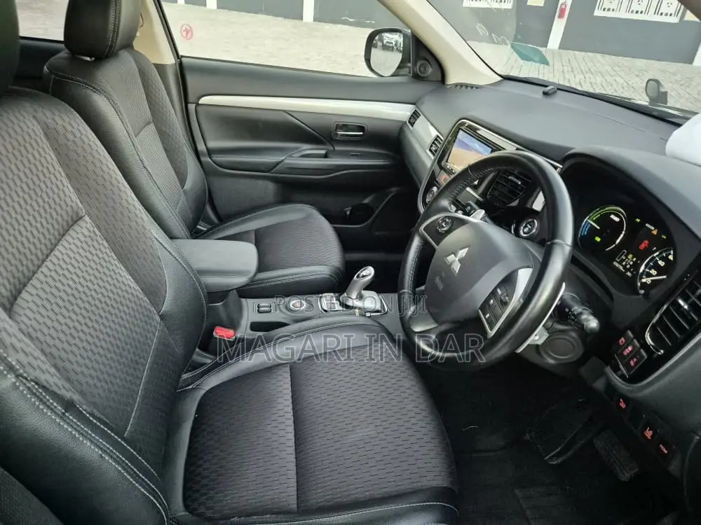 Mitsubishi Outlander 2014 Black