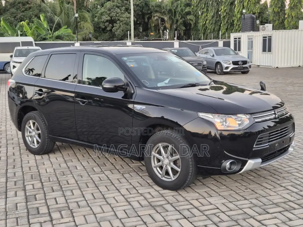 Mitsubishi Outlander 2014 Black
